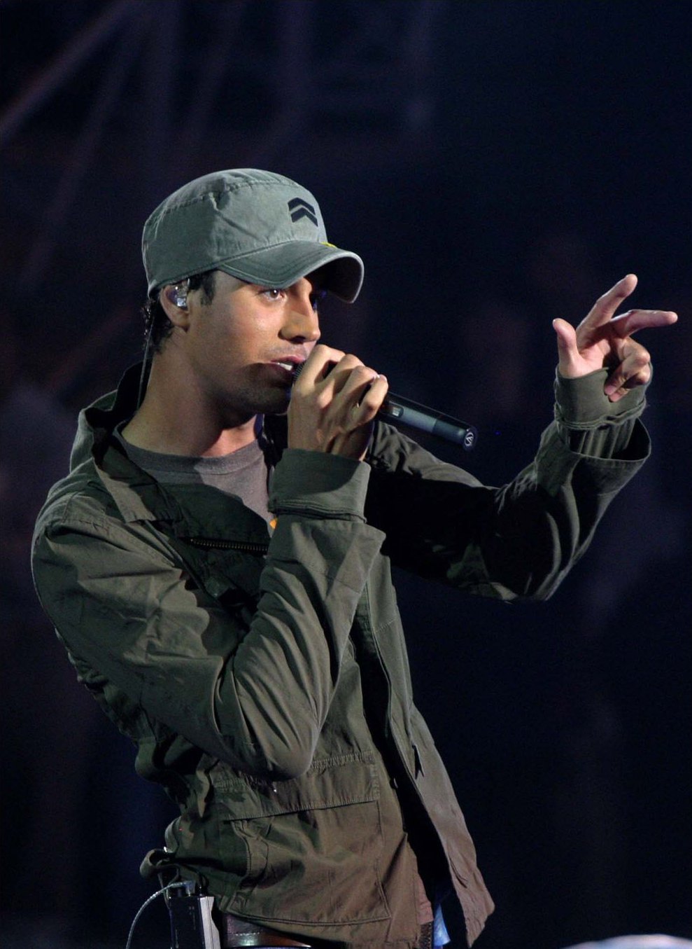 Enrique Iglesias caps & hats photos - enr7que